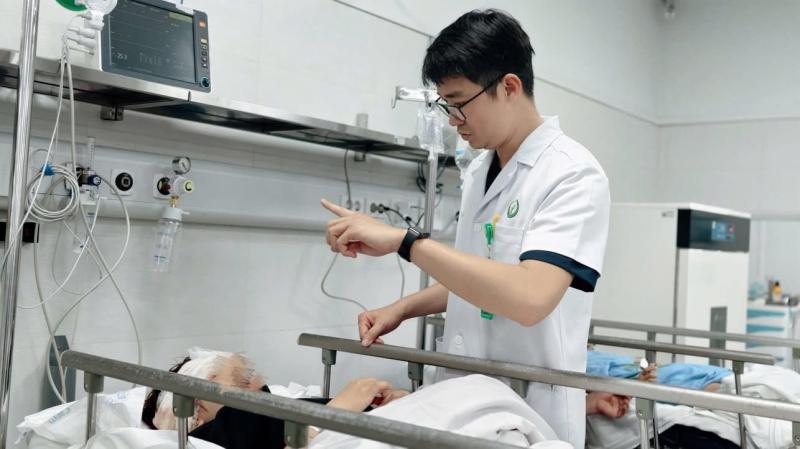 Thông tin chi tiết 7 nạn nhân vụ lật ô tô ở Lào Cai đang điều trị tại BV Việt Đức- Ảnh 7.