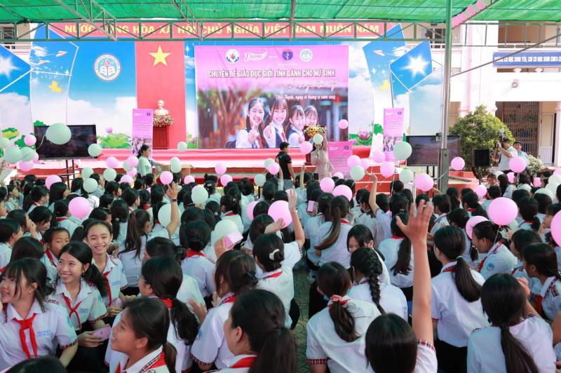 Hơn 8.000 nữ sinh được trang bị kỹ năng sức khỏe sinh sản, phòng chống xâm hại- Ảnh 5.