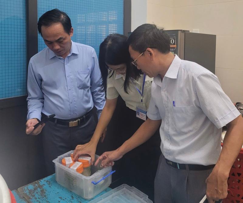 Trường bị phạt gần 200 triệu đồng vì ngộ độc tập thể, hiệu trưởng nói không có tiền nộp- Ảnh 3.