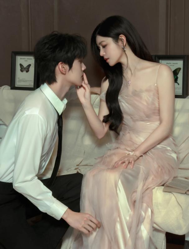 Trần đời chỉ có Trần Nghiên Hy: 42 tuổi vẫn cân đẹp style công chúa và "trai ngoan" kém 19 tuổi- Ảnh 11.