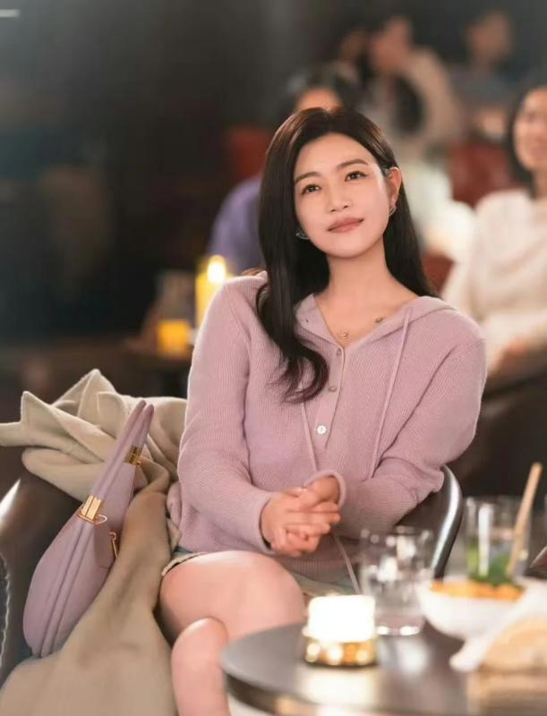 Trần đời chỉ có Trần Nghiên Hy: 42 tuổi vẫn cân đẹp style công chúa và "trai ngoan" kém 19 tuổi- Ảnh 6.