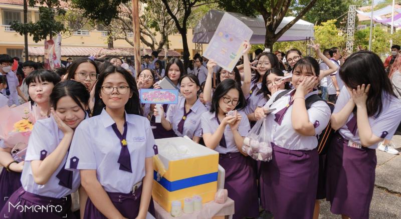 1 phút 30 giây giới thiệu bản thân "không giống ai", nữ sinh TP.HCM giành học bổng trường xịn sò: Đúng là "con nhà tông không giống lông cũng giống cánh"- Ảnh 3.