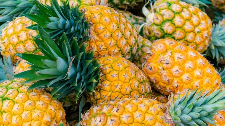 Tại sao nên đặt 1 quả dứa trong tủ quần áo?- Ảnh 1.