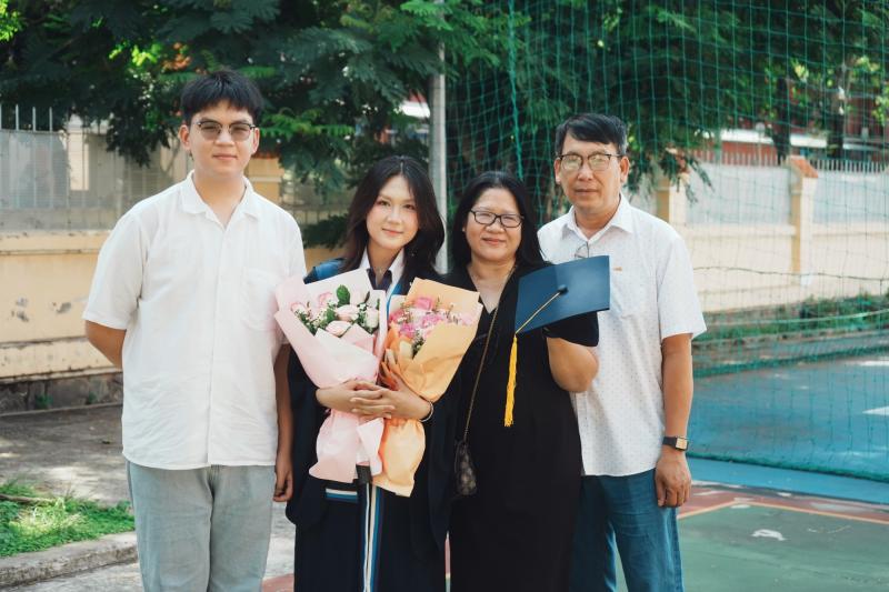 1 phút 30 giây giới thiệu bản thân "không giống ai", nữ sinh TP.HCM giành học bổng trường xịn sò: Đúng là "con nhà tông không giống lông cũng giống cánh"- Ảnh 10.