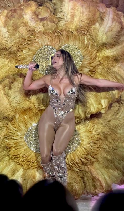 Hình ảnh 18+ nhức nhối của Jennifer Lopez, bị nói “như vũ công thoát y”- Ảnh 3.