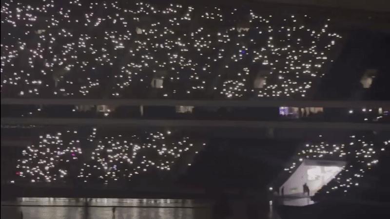 Sự giả dối của siêu sao hết thời: Thông báo cháy vé 6 concert, ngó vào trống hoác hơn nửa sân vận động- Ảnh 2.