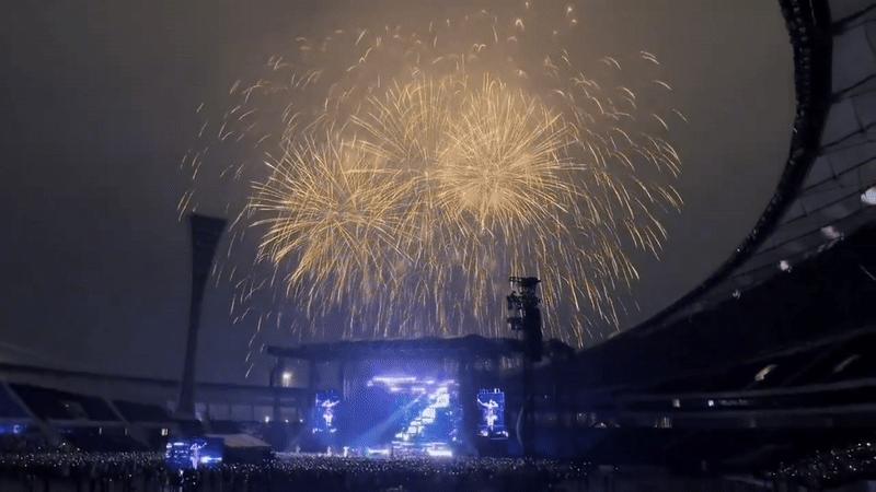 Sự giả dối của siêu sao hết thời: Thông báo cháy vé 6 concert, ngó vào trống hoác hơn nửa sân vận động- Ảnh 1.