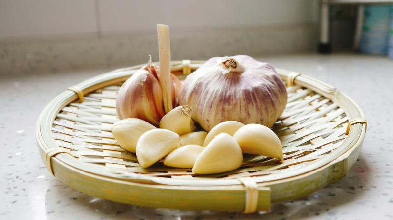 Ăn 1 loại gia vị quen thuộc trong bếp, người đàn ông 67 tuổi ung thư giai đoạn 3 suốt 18 tháng không tái phát- Ảnh 2.