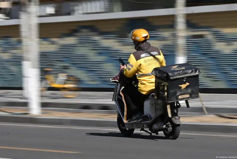 Nam shipper suýt chết vì suy thận: Tất cả chỉ vì uống nước mà không dùng ống hút!- Ảnh 1.