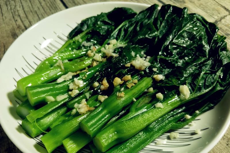 Ăn 1 loại rau thường xuyên, người phụ nữ 60 tuổi ung thư 10 năm không tái phát: Việt Nam bán đầy chợ, giá lại rẻ- Ảnh 2.