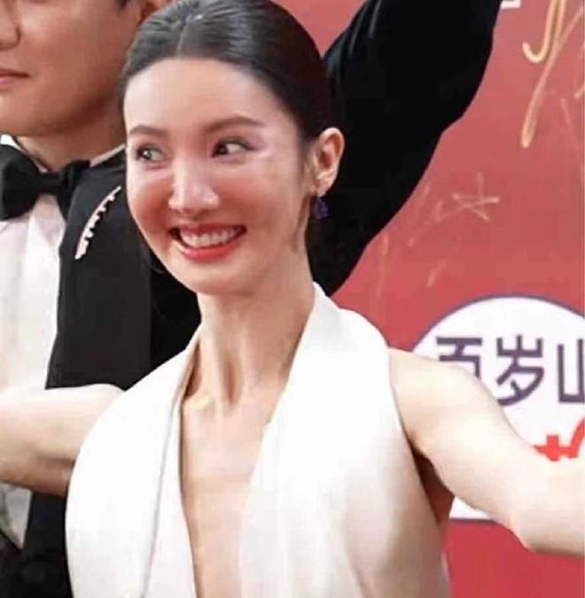 Kim Thần mặt đơ như tượng sáp- Ảnh 8.