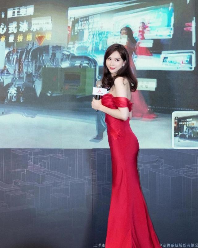 Mẹ 1 con 51 tuổi body "đốt cháy" sân bóng rổ: Có bí quyết "chống già" kỳ lạ đáng học hỏi- Ảnh 1.