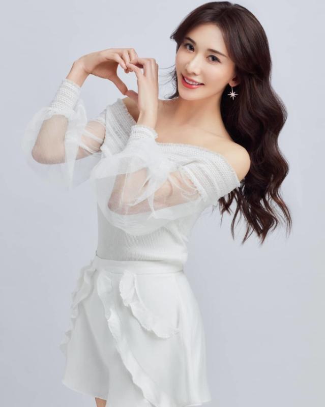 Mẹ 1 con 51 tuổi body "đốt cháy" sân bóng rổ: Có bí quyết "chống già" kỳ lạ đáng học hỏi- Ảnh 6.