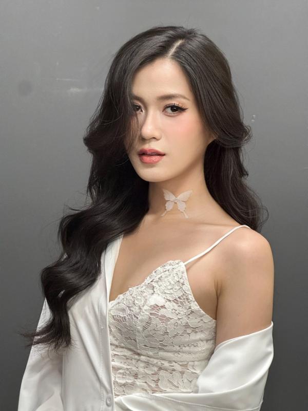 Lâm Vỹ Dạ lại trẻ măng, đôi chân hoá ra cũng thuộc hàng cực phẩm!- Ảnh 7. Lâm Vỹ Dạ lại trẻ măng, đôi chân hoá ra cũng thuộc hàng cực phẩm!- Ảnh 7.