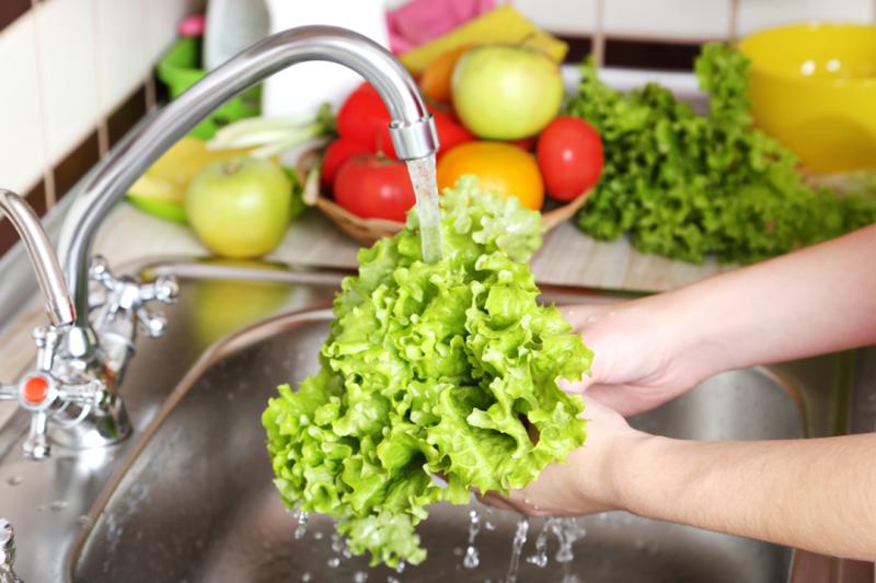 Loại rau được mệnh danh “tốt nhất thế giới” ở Việt Nam lại rẻ bèo, bán đầy chợ- Ảnh 1.