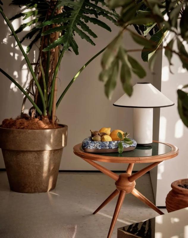 Ghé thăm "chốn đi về" mất 3 năm ấp ủ của siêu mẫu Lưu Văn: Hé lộ chi tiết chiếc giường cao 80cm đầy thú vị- Ảnh 10.