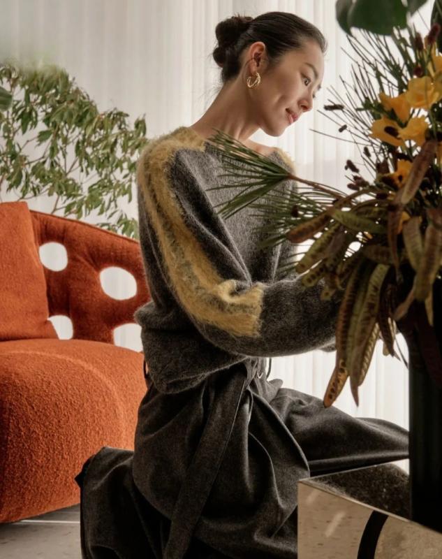 Ghé thăm "chốn đi về" mất 3 năm ấp ủ của siêu mẫu Lưu Văn: Hé lộ chi tiết chiếc giường cao 80cm đầy thú vị- Ảnh 3.