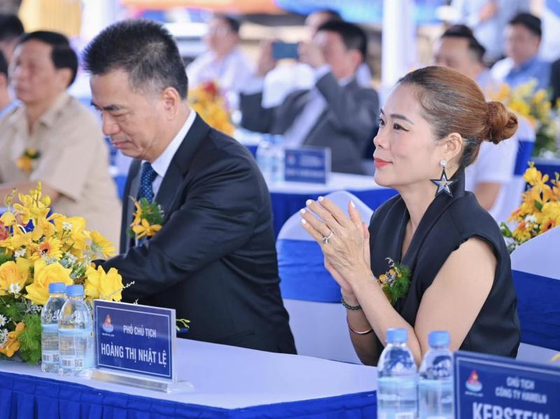 Nữ ca sĩ sở hữu vài biệt thự ngàn mét vuông ở Mỹ và Việt Nam: "Đã qua thời phải chứng minh tôi là ai"- Ảnh 4.