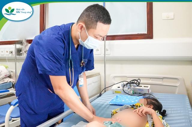 Nhiễm cúm A, bé gái 6 tuổi ở Hà Nội gặp hàng loạt biến chứng nặng viêm cơ tim, tổn thương đa cơ quan- Ảnh 2.