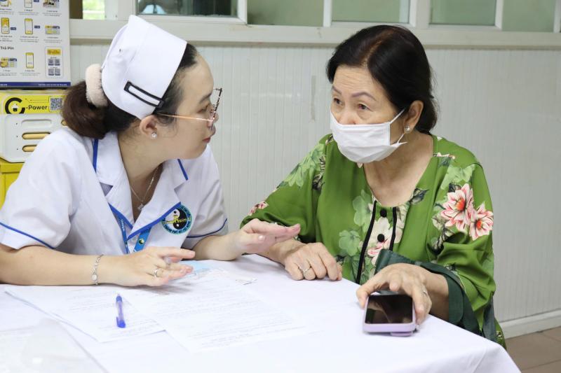 TPHCM: Dừng khám chữa bệnh BHYT ban đầu tại 4 cơ sở y tế- Ảnh 1.