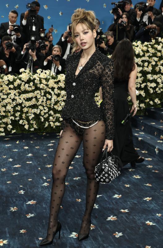 HOT: Lisa làm nên lịch sử với Met Gala 2026- Ảnh 3.
