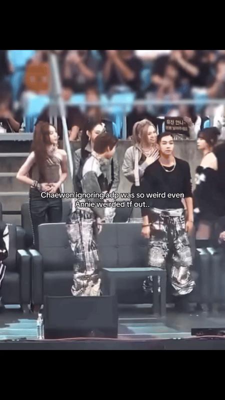 Nhóm nữ bị ghét nhất Kpop tỏ vẻ trịch thượng với ái nữ tài phiệt, đi qua mặt tỉnh bơ- Ảnh 1.