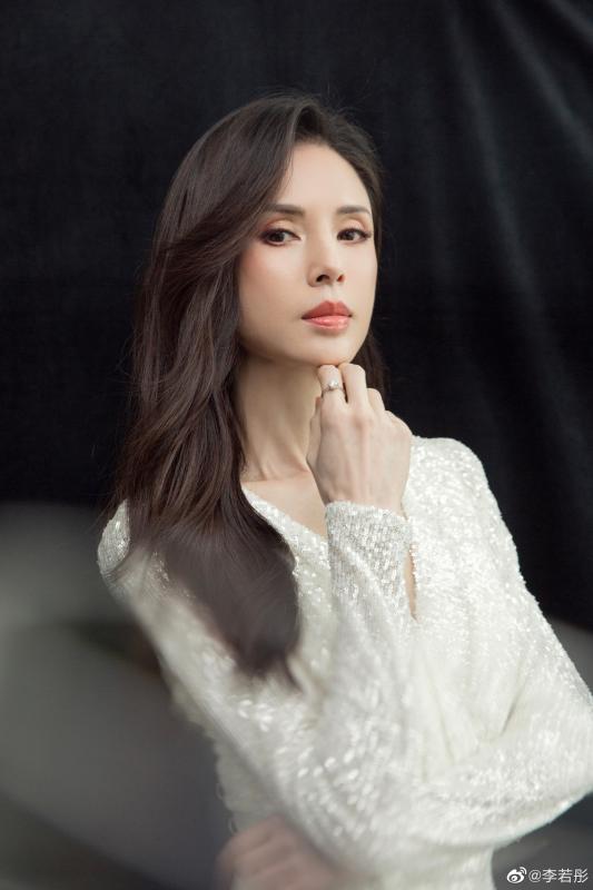 "Tiểu Long Nữ" U60 tóc vẫn dày mượt nhờ uống 1 thứ nước dân dã suốt 30 năm- Ảnh 8.