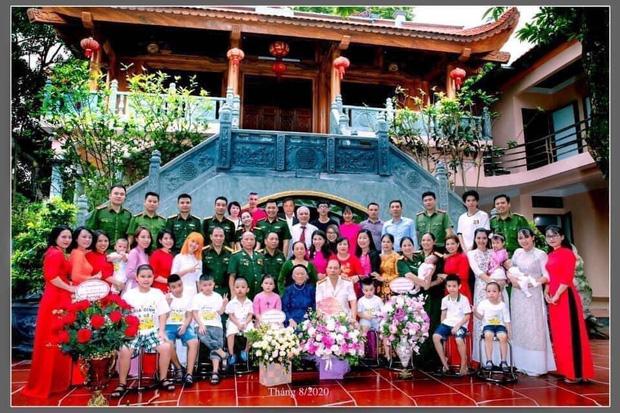 Nữ ca sĩ có 3 đời gia đình làm quân nhân: 8 triệu fan 3,6 tỷ lượt xem, tuổi 30 lột xác thành mỹ nhân- Ảnh 4.