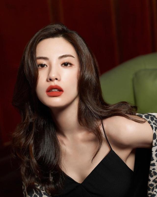 5 mỹ nhân lệch chuẩn mặt V-line vẫn đẹp rụng rời: Song Hye Kyo, Kim Ji Won đều góp mặt- Ảnh 15.