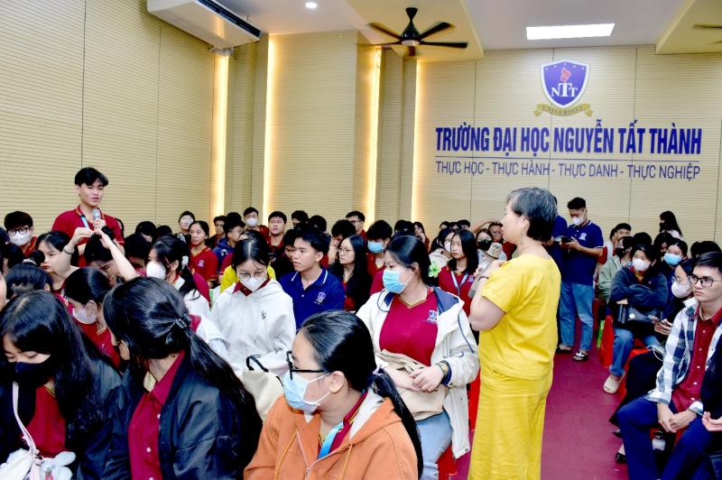 Hành trình “nhân sự kế thừa ngành y” tiếp tục lan tỏa tại trường Đại học Nguyễn Tất Thành- Ảnh 2.
