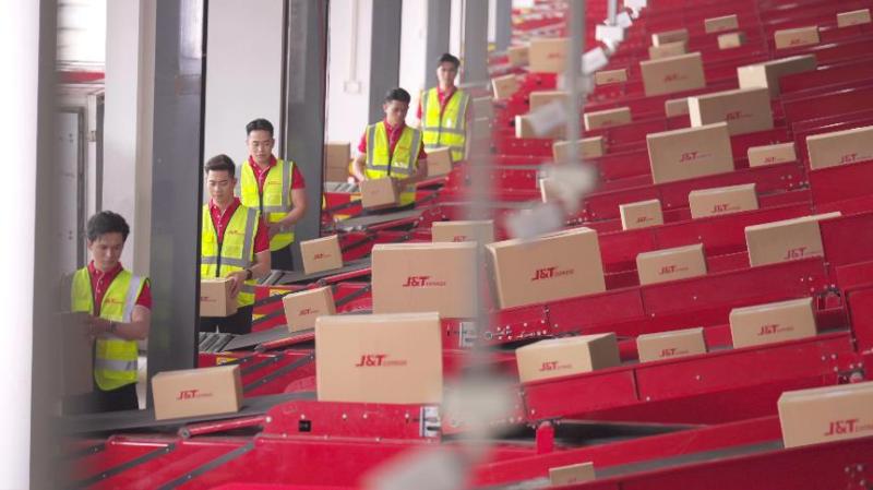 J&T Express tăng cường vận hành, đáp ứng nhu cầu bùng nổ dịp cuối năm- Ảnh 1.