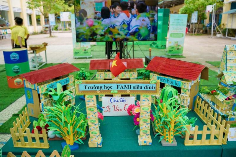 Khi vỏ hộp sữa đậu nành hóa thành ước mơ xanh trong tay trẻ nhỏ- Ảnh 3.