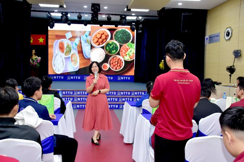 Hành trình “nhân sự kế thừa ngành y” tiếp tục lan tỏa tại trường Đại học Nguyễn Tất Thành- Ảnh 3.