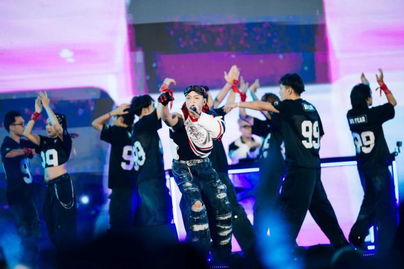 Long Oliver & Bom tạo nên SYNC FEST từ ý tưởng “điên rồ”, chẳng ngờ lại thành “làn gió mới” cho thị trường giải trí Việt- Ảnh 3.