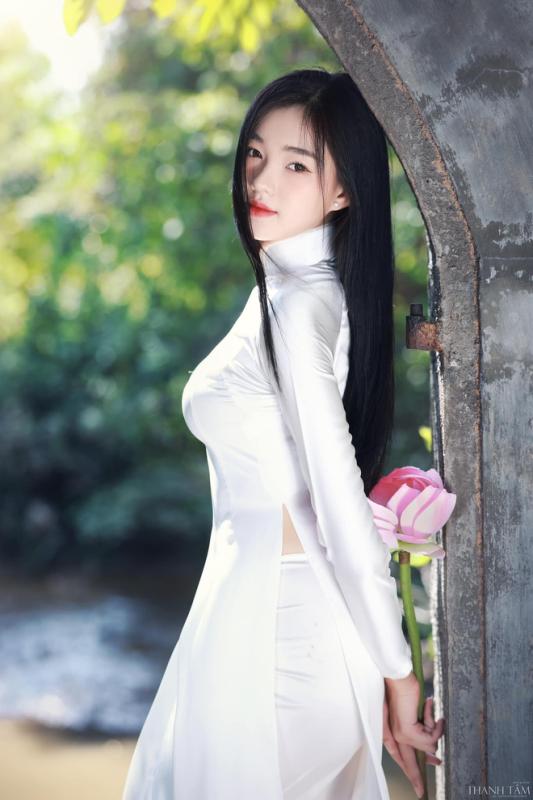 Cô gái 2K1 xinh như 