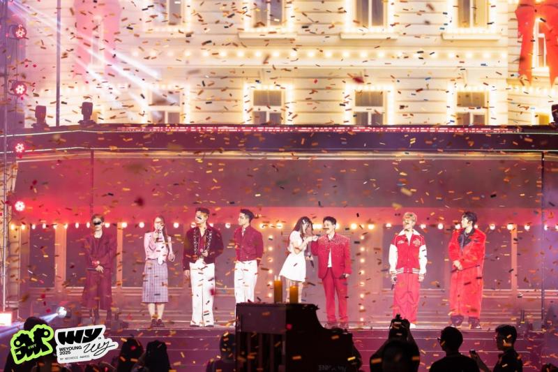 Kai Đinh - Ninh Dương Story cùng loạt nghệ sĩ “rủ nhau” đón Giáng sinh tại WeYoung khiến khán giả không muốn về!- Ảnh 7. Kai Đinh - Ninh Dương Story cùng loạt nghệ sĩ “rủ nhau” đón Giáng sinh tại WeYoung khiến khán giả không muốn về!- Ảnh 7.