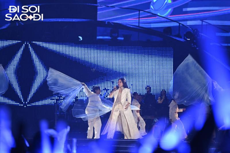 Vừa mở màn concert tại Mỹ Đình, Mỹ Tâm đã phải xin lỗi- Ảnh 12.