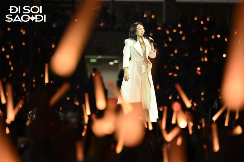 Vừa mở màn concert tại Mỹ Đình, Mỹ Tâm đã phải xin lỗi- Ảnh 10.