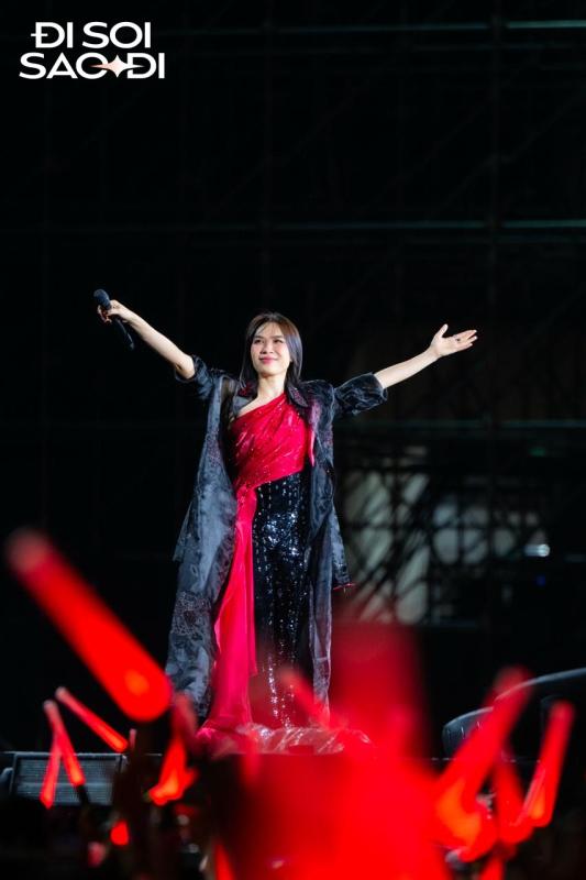 See The Light Concert: 4 tiếng thăng hoa của Mỹ Tâm tại Mỹ Đình, mãn nhãn nhưng chưa đủ thỏa mãn- Ảnh 6.