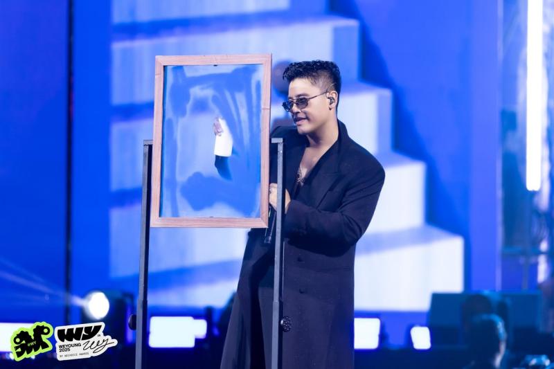 GDUCKY - GiGi Hương Giang - Vương Bình mang thanh xuân trở lại tại WeYoung 2025, cất giọng ngọt muốn xỉu!- Ảnh 1. GDUCKY - GiGi Hương Giang - Vương Bình mang thanh xuân trở lại tại WeYoung 2025, cất giọng ngọt muốn xỉu!- Ảnh 1.