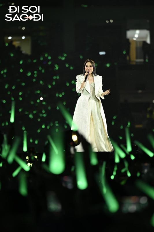 Vừa mở màn concert tại Mỹ Đình, Mỹ Tâm đã phải xin lỗi- Ảnh 3.