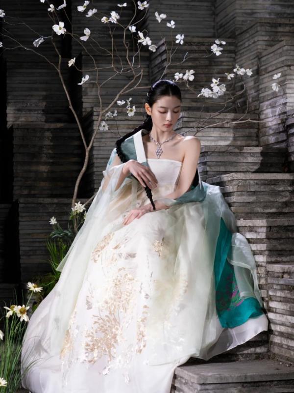 Kim Yoo Jung cưới lần nào gây bão mạng lần đó- Ảnh 12.