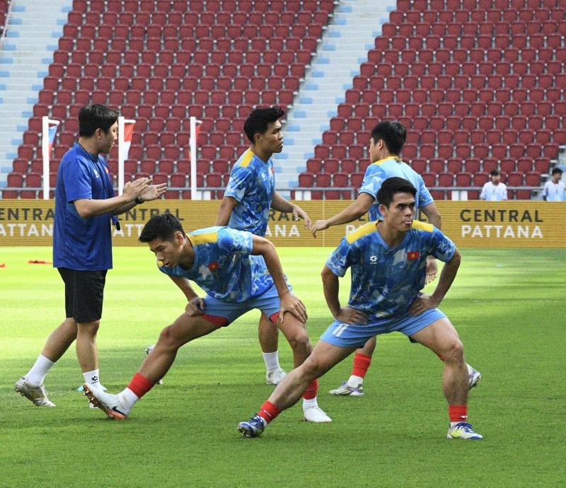 U22 Việt Nam thắng nghẹt thở Philippines, thẳng tiến chung kết SEA Games 33- Ảnh 13.