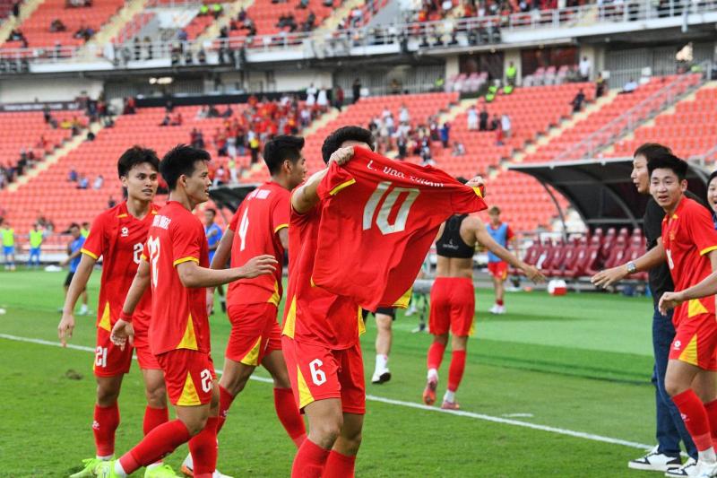 3 phút ghi 2 bàn để vào chung kết SEA Games, U22 Việt Nam khiến trăm triệu người hâm mộ bùng nổ cảm xúc- Ảnh 5.