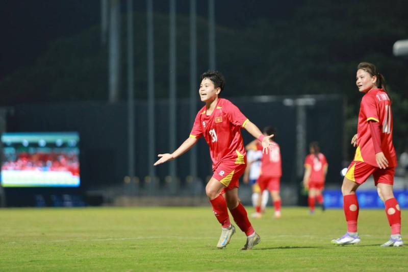 Phỏng vấn nóng trọng tài FIFA: "Trọng tài sai hoàn toàn khi không công nhận bàn thắng của Việt Nam"- Ảnh 3.