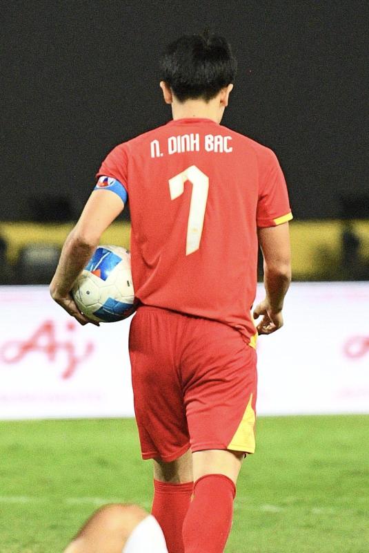 Bùng nổ cảm xúc SEA Games, ngắm trọn khoảnh khắc U22 Việt Nam thi đấu cực kiên cường trước Thái Lan- Ảnh 8.