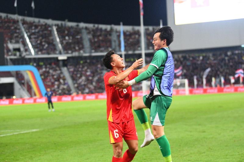 Bùng nổ cảm xúc SEA Games, ngắm trọn khoảnh khắc U22 Việt Nam thi đấu cực kiên cường trước Thái Lan- Ảnh 10.