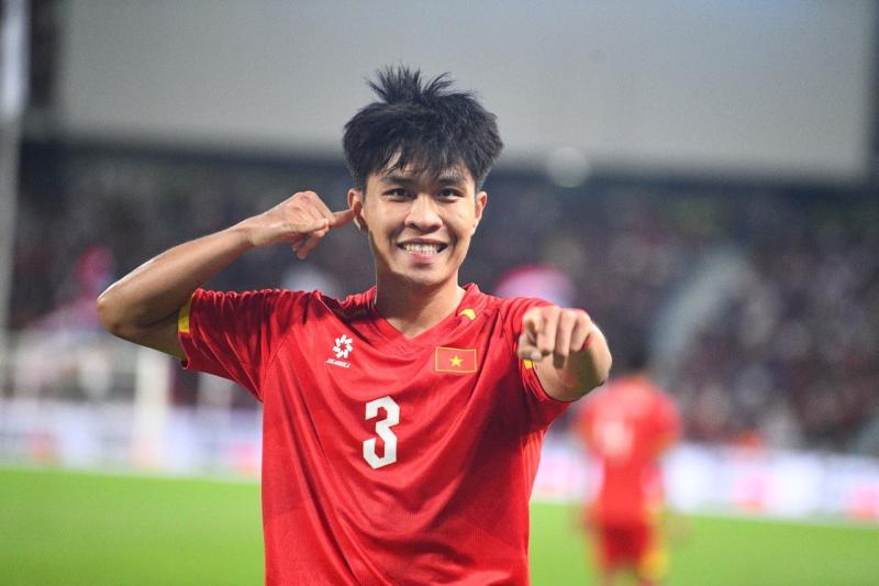 "Sốc visual" nữ xạ thủ đẹp nhất SEA Games khi đến cổ vũ U22 Việt Nam, còn đặc biệt nhắc đến 1 cầu thủ- Ảnh 5.