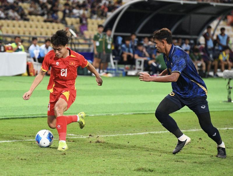 Phỏng vấn cầu thủ U22 Việt Nam: Lộ lý do ngược dòng kịch tính khiến U22 Thái Lan 