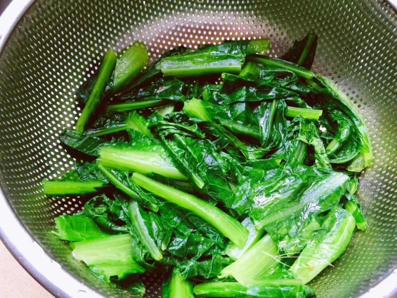 3 công thức nấu món rau "đáng ăn vào mùa đông": Nhanh ngon khiến cả nhà ai cũng khen lại chứa axit folic gấp 8 lần táo- Ảnh 2.